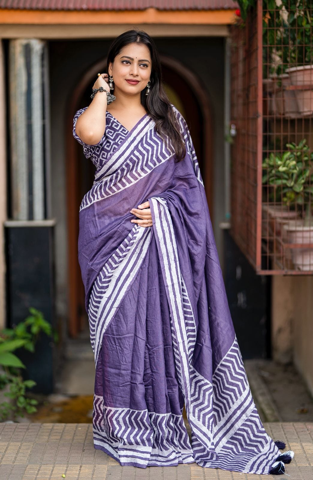 Sequins Work Tusser Linen Designer Saree